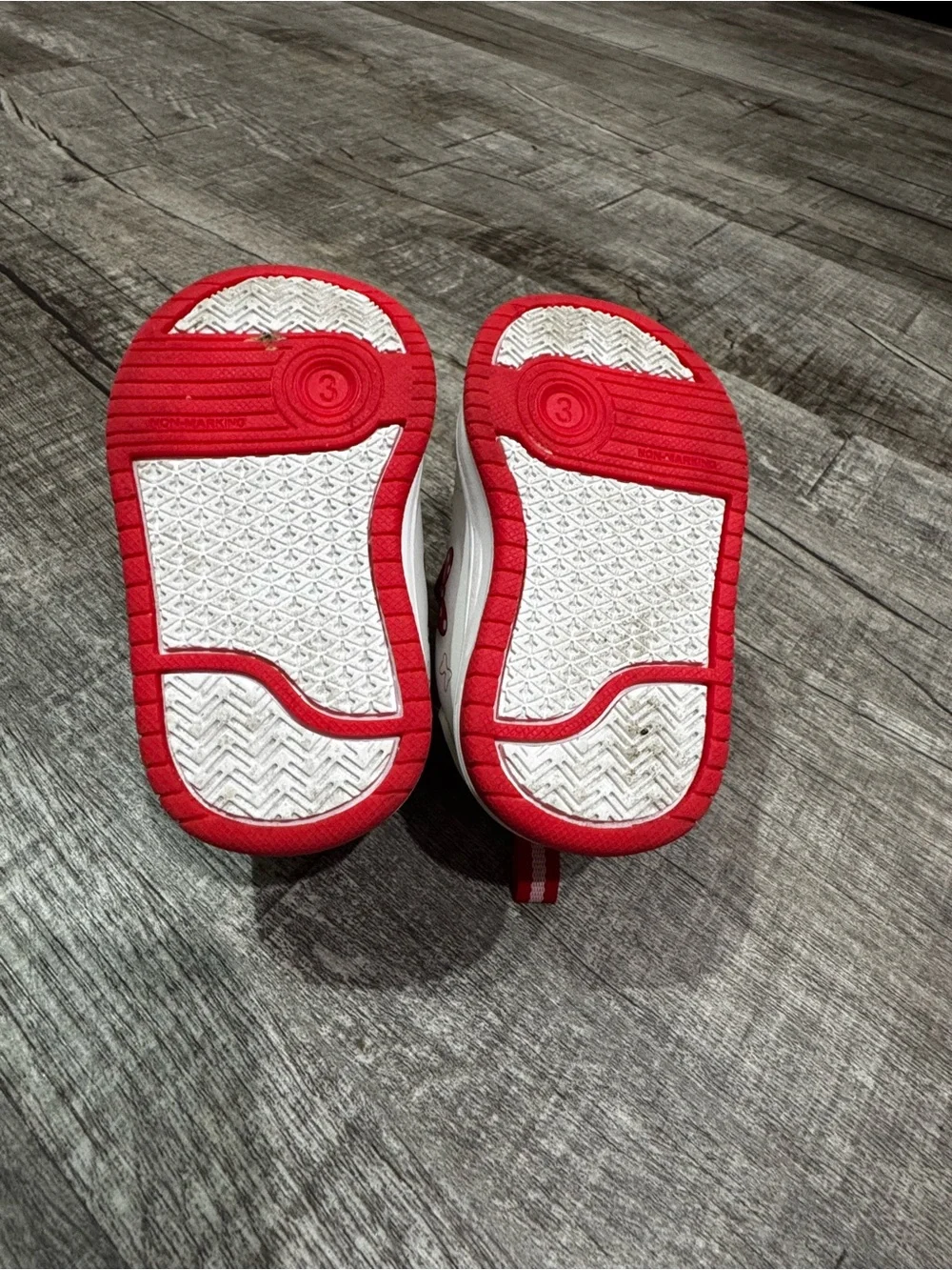 NIB Disney Baby Minnie Mouse Red Polka Dot Bow Sneakers — Size 3